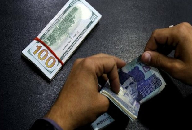 Amid worsening economic crisis, Pakistan's debt surges by PKR 4,304 billion