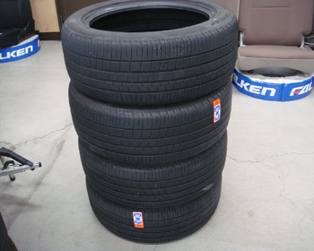 Dunlop - 4 used tires VEURO (215/50R17)