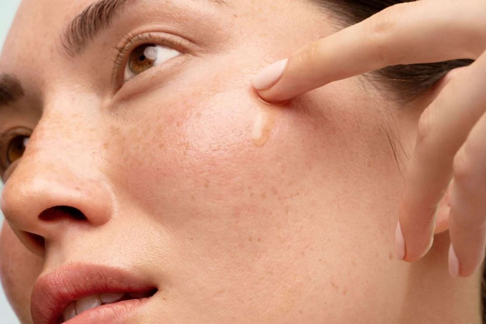 Cara Kerja Ceramide dalam Skincare, Rahasia Kulit Sehat dan Lembap 