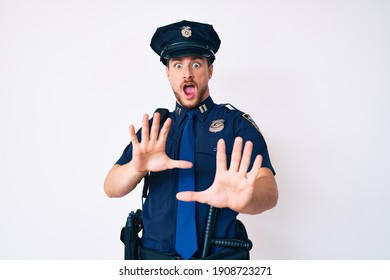 628 Scared Cop Images, Stock Photos & Vectors | Shutterstock