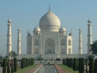 Changing Colors of Taj Mahal