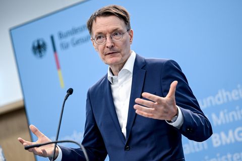 Gesundheitsminister Karl Lauterbach gegen knappe Kinderarzneien