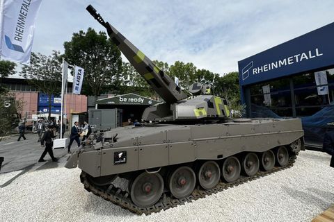 Rheinmetall zeigt den Skyranger Turm auf der Eurosatory 2024 - allerdings auf Basis eines Leopard 2