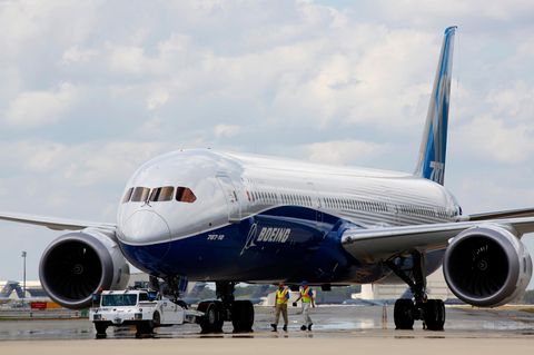 Eine Boeing 787 Dreamliner am Boden