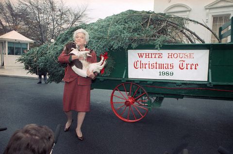 Barbara Bush mit Hund Millie