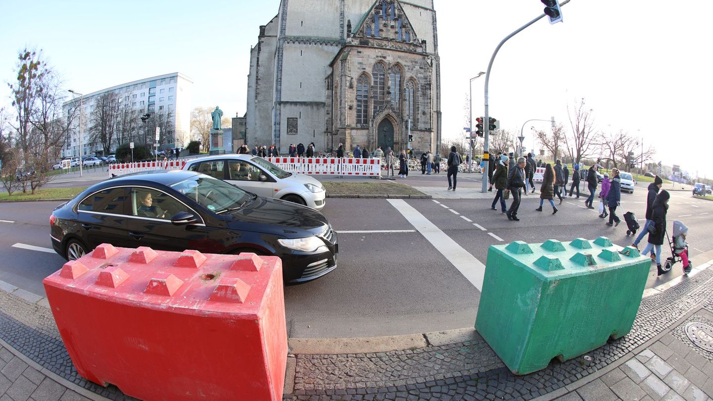 Das Sicherheitskonzept für den Weihnachtsmarkt und die polizeiliche Einsatzkonzeption stehen im Fokus. (Archivbild) Foto: Matthi