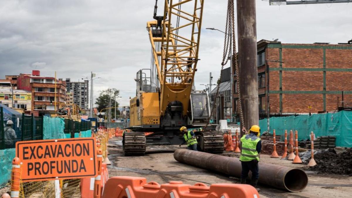 Por obras del metro en la Caracas, edificio de Chapinero duró 25 días seguidos sin agua: Acueducto explica cómo se atienden los reparos