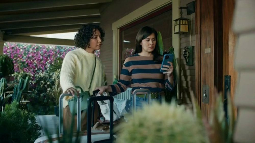 Hilton Hotels TV Spot, 'Potted Plants'