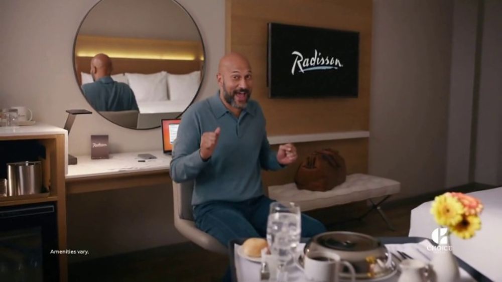 Choice Hotels TV Spot, 'Cocktail Connoisseur: Get 8,000 Points' Featuring Keegan-Michael Key