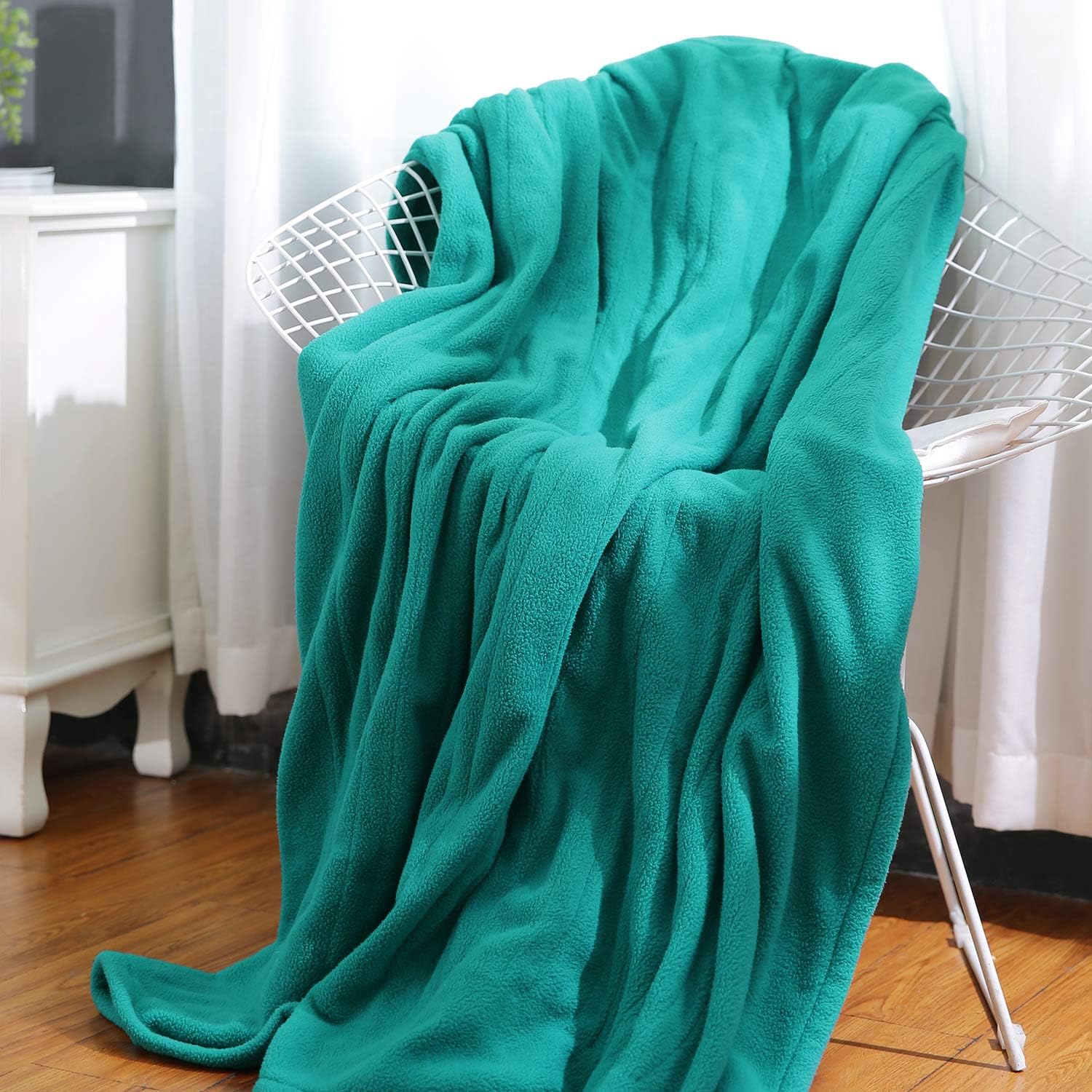 MaxKare Electric Heated Throw Blanket Polar Fleece 50'' x 60'' Lightweight Cozy Ultra-Warm Premium Microfiber Snap Lap Blankets with Auto-Off 4 Heating Levels - Lake Green