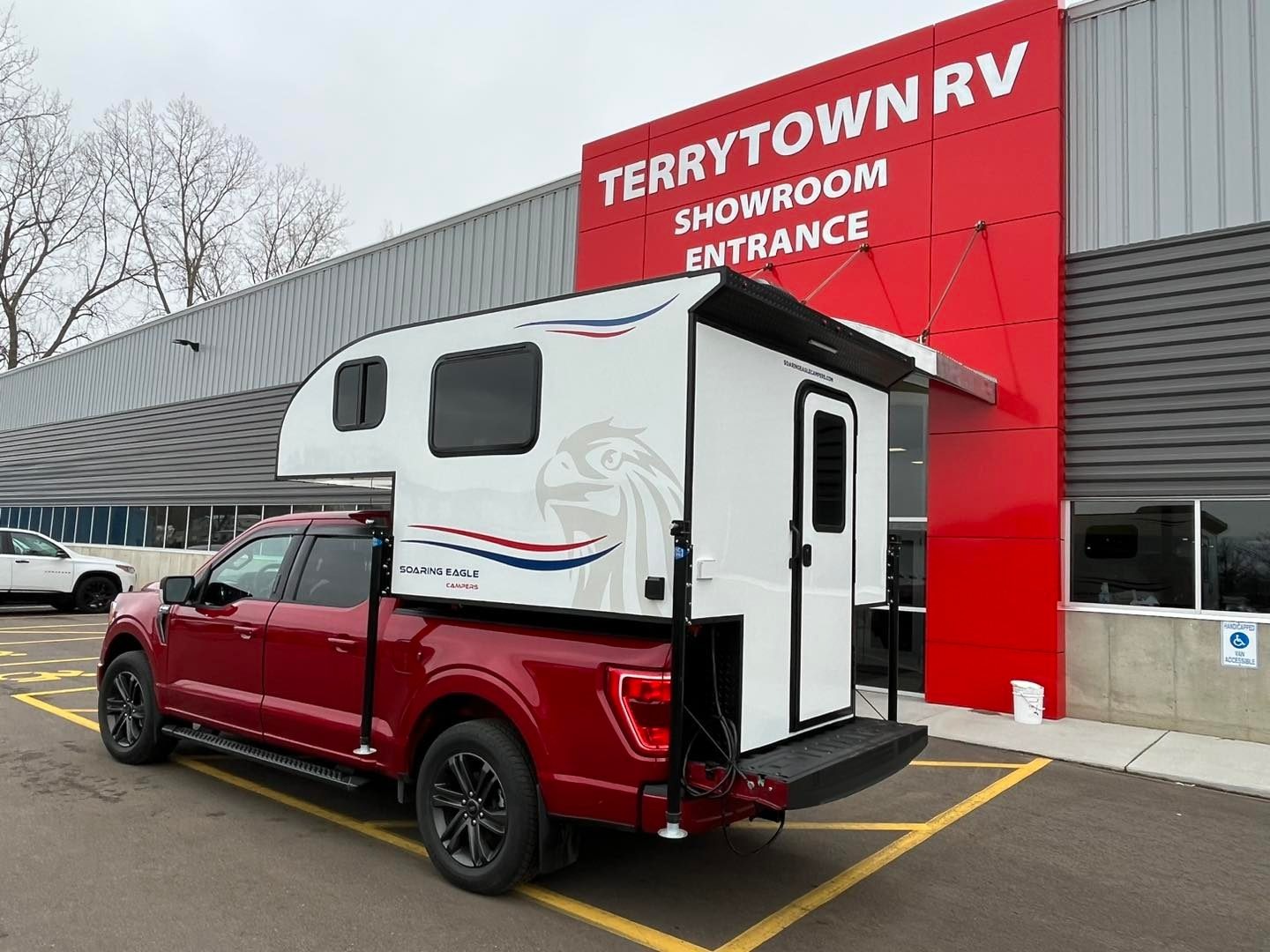 This All-Aluminum Camper Weighs 1,200 pounds And Slides Into A Half-Ton ...