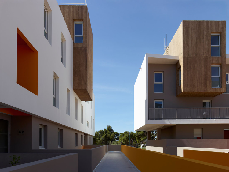 Housing Vitrolles / MDR Architectes | ArchDaily