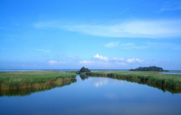 france river lake