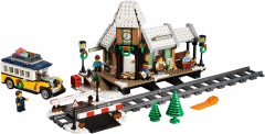 <h1>Winter Village Station</h1><div class='tags floatleft'><a href='/sets/10259-1/Winter-Village-Station'>10259-1</a> <a href='/sets/theme-Creator-Expert'>Creator Expert</a> <a class='subtheme' href='/sets/subtheme-Winter-Village-Collection'>Winter Village Collection</a> <a class='year' href='/sets/theme-Creator-Expert/year-2017'>2017</a> </div><div class='floatright'>©2017 LEGO Group</div>