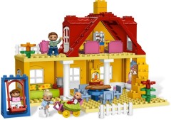 <h1>Family House</h1><div class='tags floatleft'><a href='/sets/5639-1/Family-House'>5639-1</a> <a href='/sets/theme-Duplo'>Duplo</a> <a class='subtheme' href='/sets/subtheme-LEGO-Ville'>LEGO Ville</a> <a class='year' href='/sets/theme-Duplo/year-2009'>2009</a> </div><div class='floatright'>©2009 LEGO Group</div>