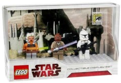 <h1>Collectable Display Set 1</h1><div class='tags floatleft'><a href='/sets/COMCON004-1/Collectable-Display-Set-1'>COMCON004-1</a> <a href='/sets/theme-Star-Wars'>Star Wars</a> <a class='subtheme' href='/sets/subtheme-Promotional'>Promotional</a> <a class='year' href='/sets/theme-Star-Wars/year-2009'>2009</a> </div><div class='floatright'>©2009 LEGO Group</div>