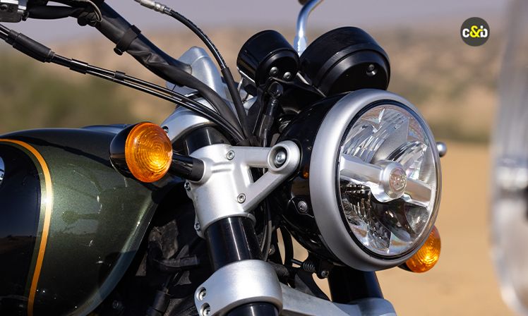 Super Meteor 650 Headlights