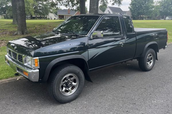 1994 Nissan Hardbody King Cab XE 4×4 5-Speed