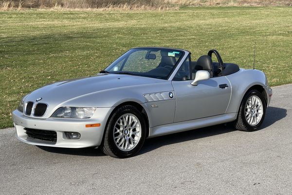 2002 BMW Z3 2.5i 5-Speed