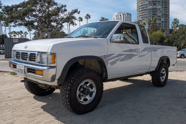 1995 Nissan Hardbody King Cab XE 4×4 5-Speed