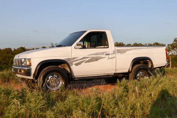 1995 Nissan Hardbody XE 4×4 5-Speed