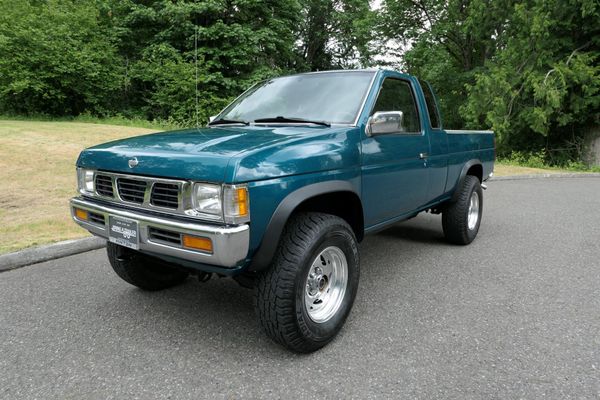 1995 Nissan Hardbody 4×4 King Cab 5-Speed