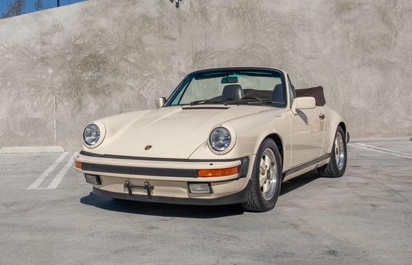 1986 Porsche 911 Carrera Cabriolet