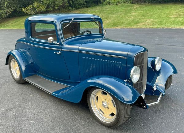 1932 Ford 3-Window Hot Rod Coupe