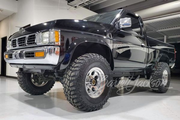 1997 Nissan  XE Pickup 4X4