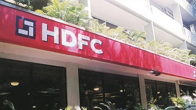 CLSA upgrades HDFC to 'buy', target price Rs 3,050