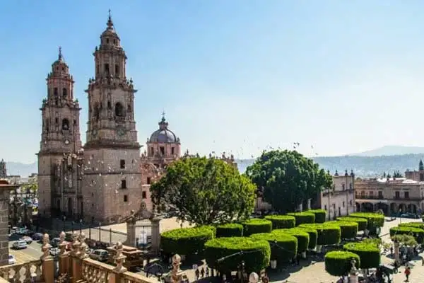 Colonial Secrets: Central Mexico's Unknown Beautiful Cities - IL