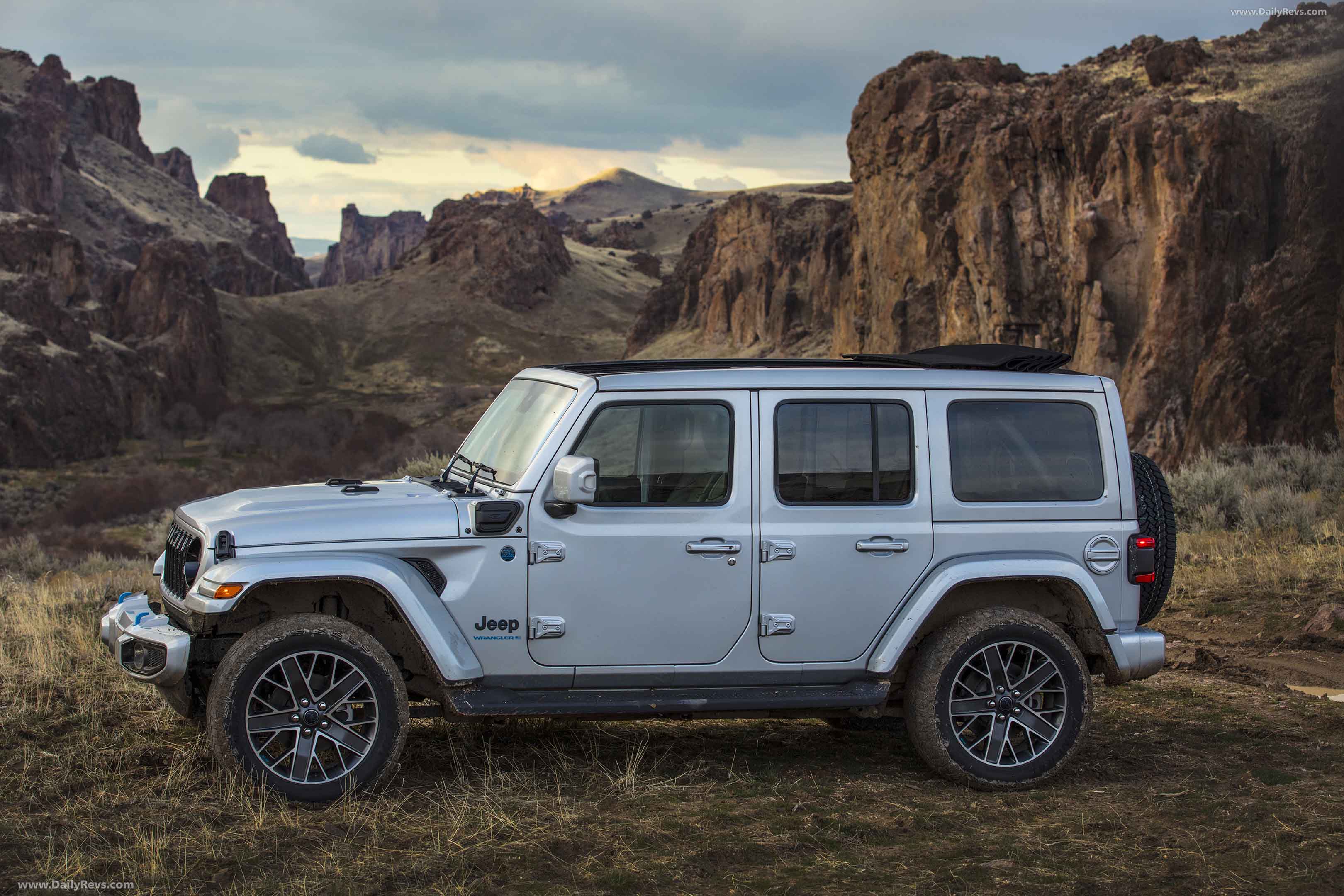 Image for 2024 Jeep Wrangler High Altitude 4xe - Exteriors, Interiors and Details