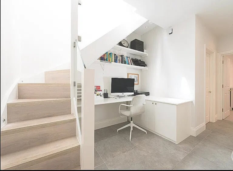 Straightforward entryway basement office