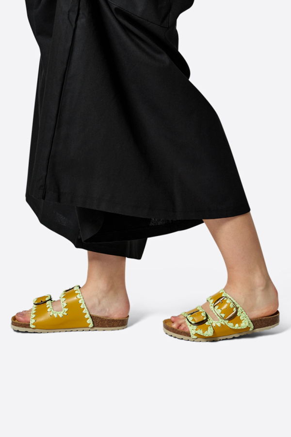 "INTENTIONALLY __________." DAZED SANDAL - PISTACHIO COMBO/BLACK