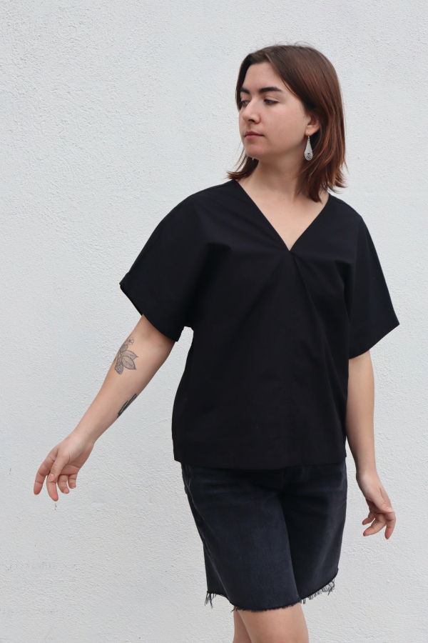 Black Crane V Neck Top - Black