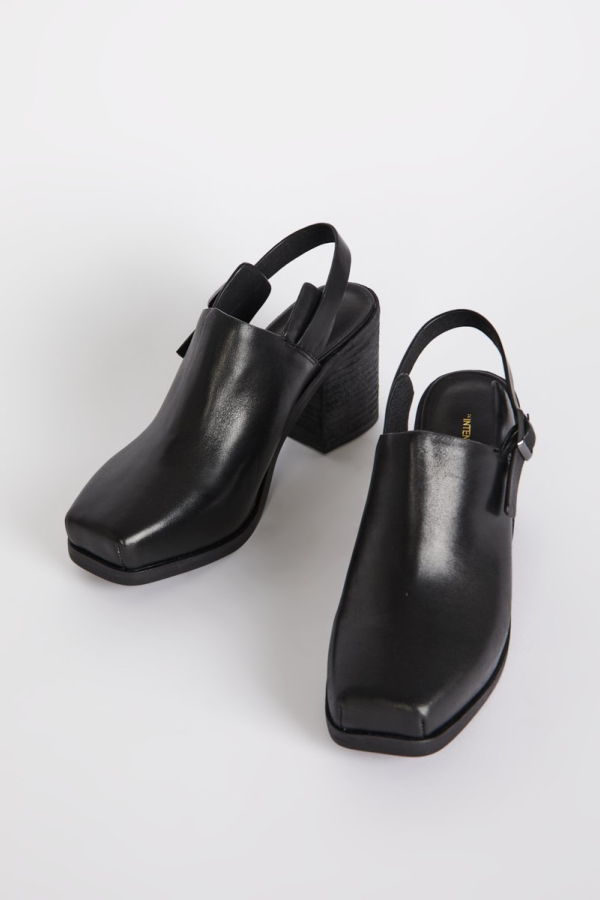 "INTENTIONALLY __________." Honcho Mule - Black Leather