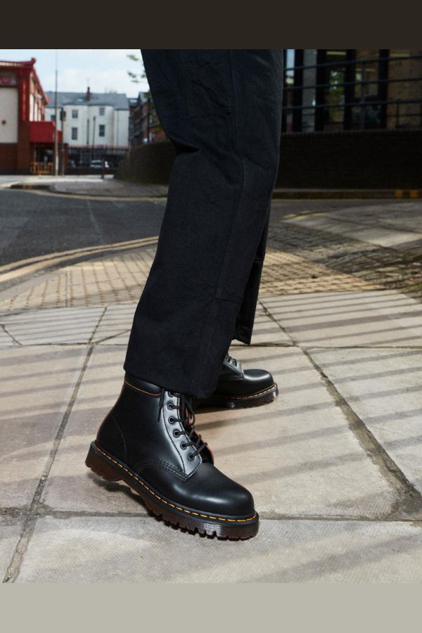 Dr. Martens Vintage Smooth Leather Ankle Boot - Black