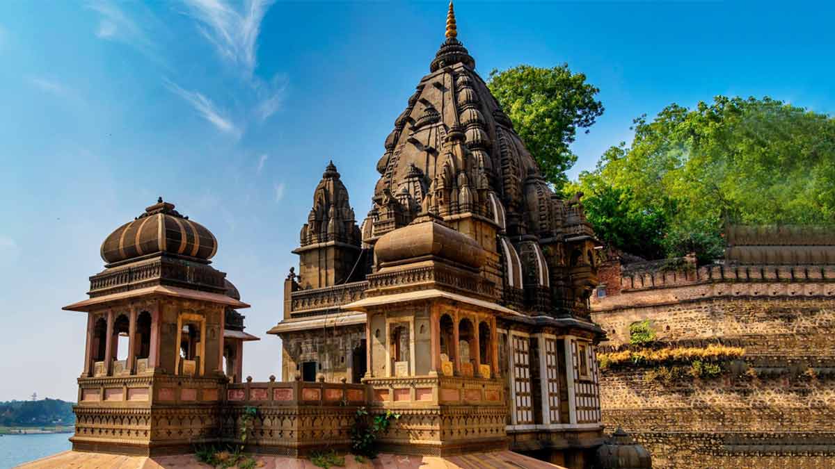 Indore: 5 Places To Visit In The 'Food City' Of Madhya Pradesh | Places