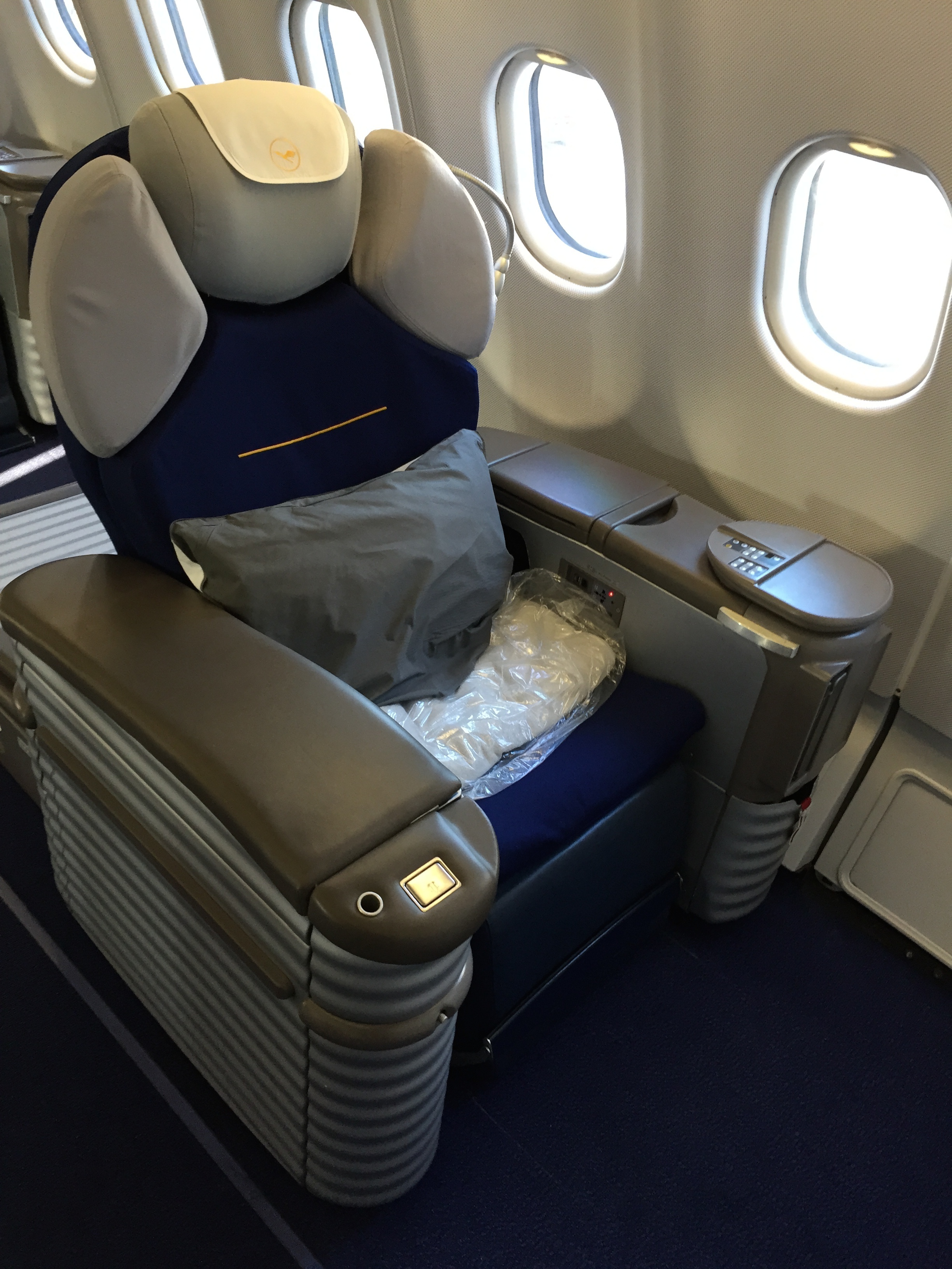 Lufthansa First Class to Frankfurt | HuffPost Life