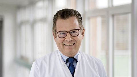 Dr. Christian Leiber-Caspers - Foto: Besins Healthcare Germany GmbH