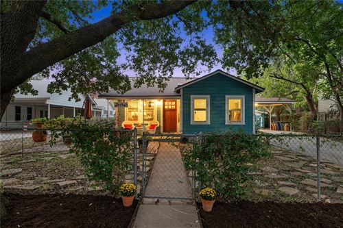 Photo of 2706 Willow ST, Austin, TX 78702 (MLS # 5214144)