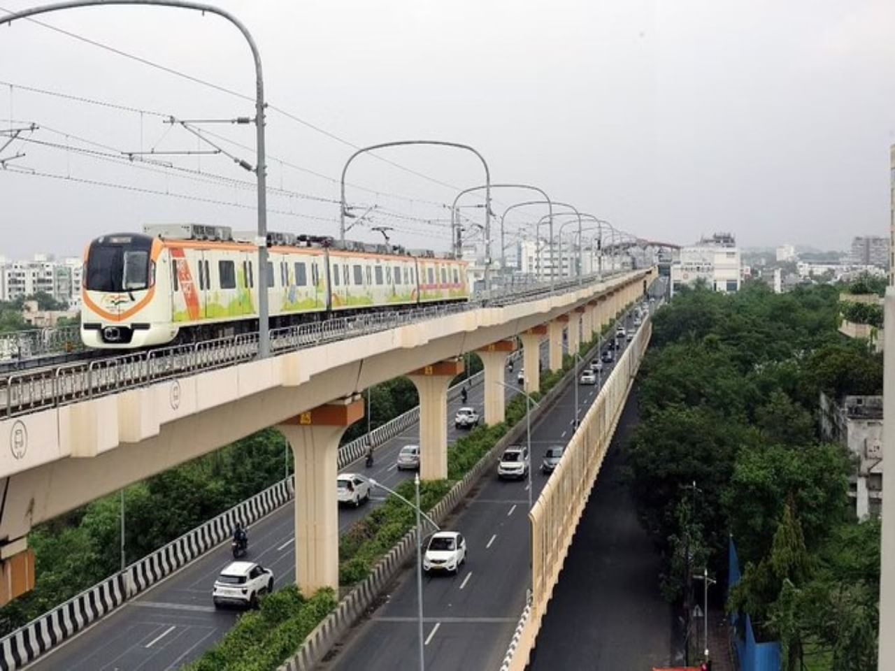 Mumbai Metro: Services delayed as train encounters technical snag ...