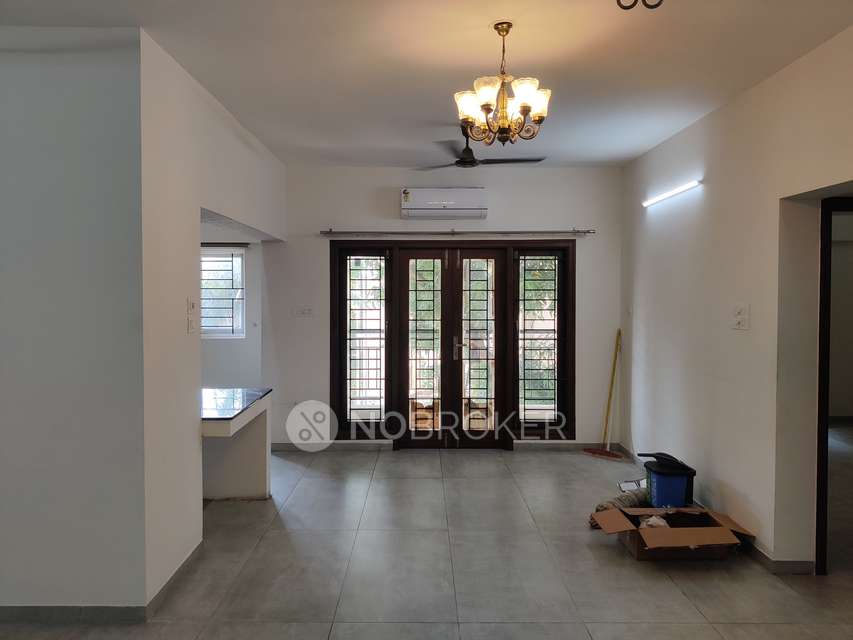 3 BHK Flat In Sreshta Emerald for Rent  In Besant Nagar