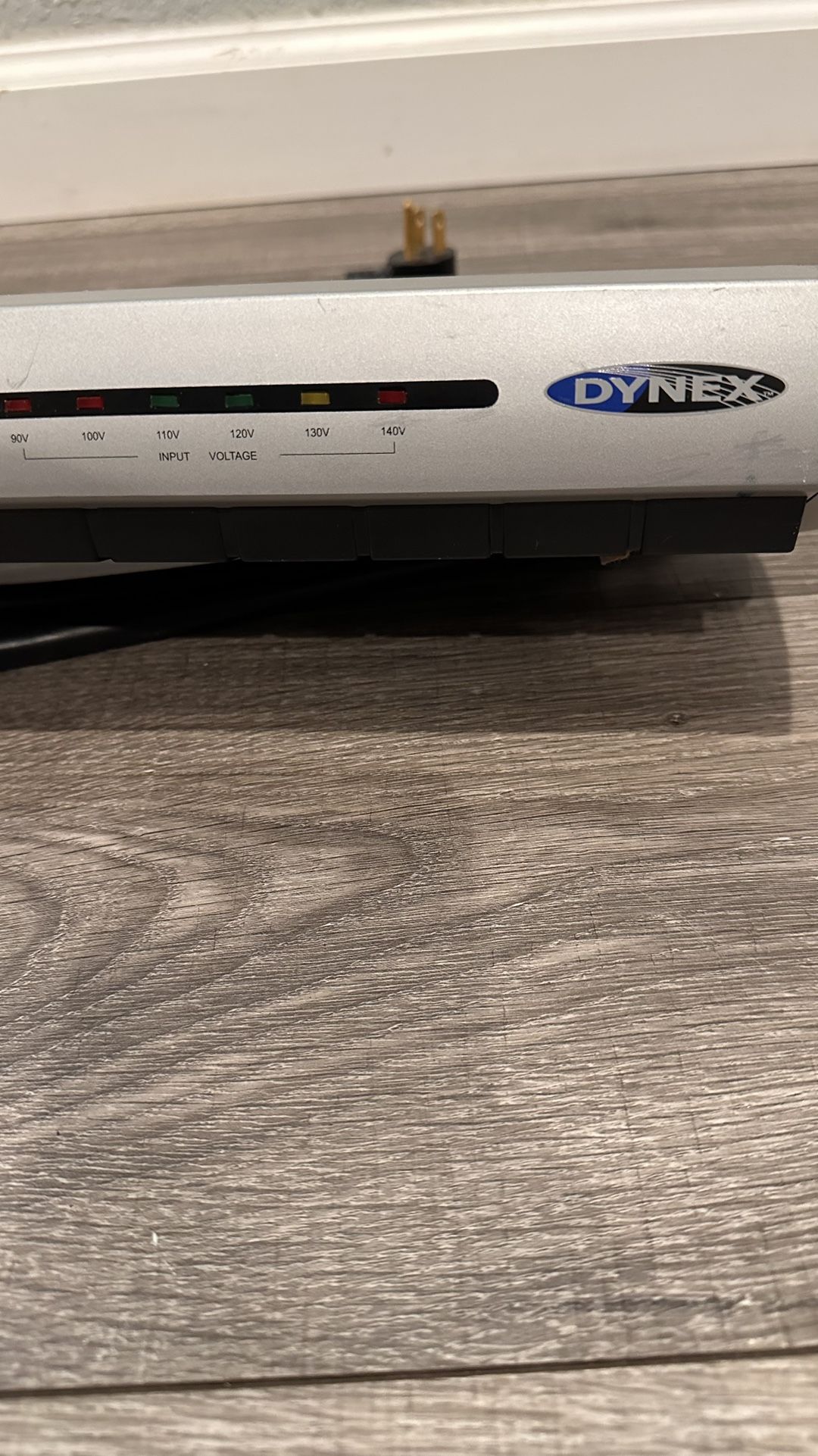 DYNEX Home Theater Surge Protector 