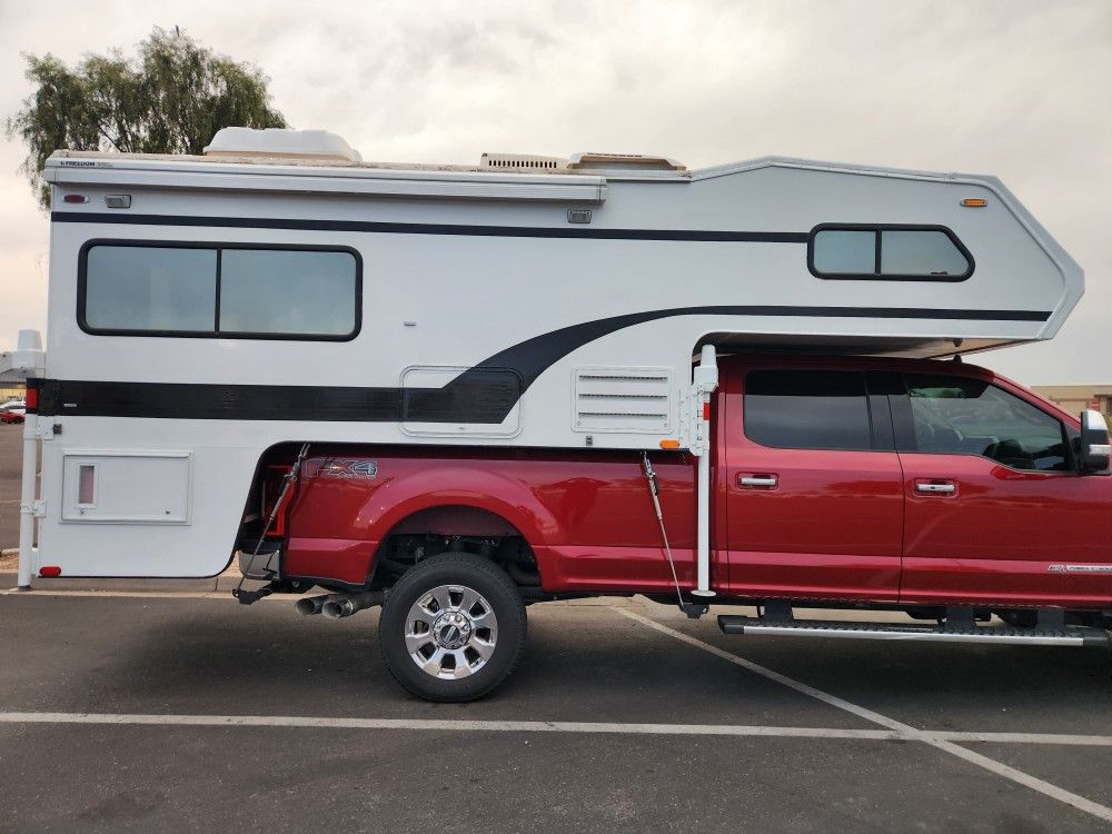 1994 Truck Camper Alpenlite Santa Fe 11.5 for Sale in Phoenix, AZ - OfferUp