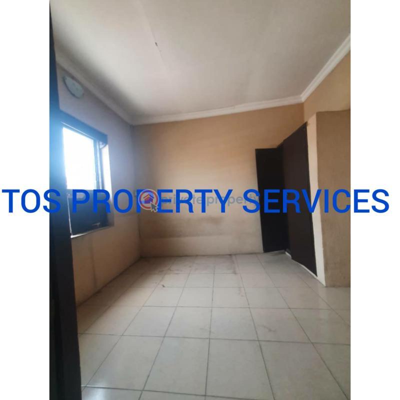 For rent: 3 bedroom Flat & Apartment Close To Ozone Cinemas, Sabo, Yaba ...