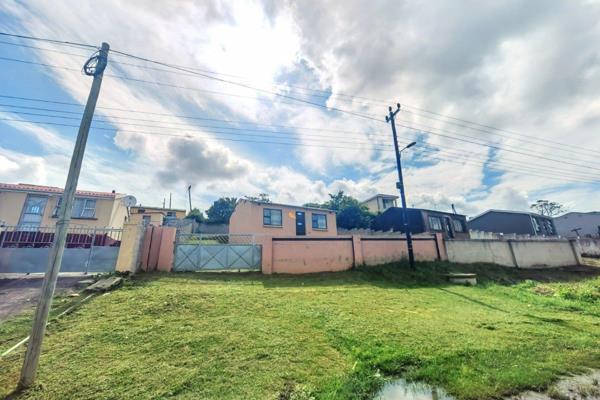 Luthando Gxashe Properties is excited to bring this property to the market. This property is well located and close to all amenities ...