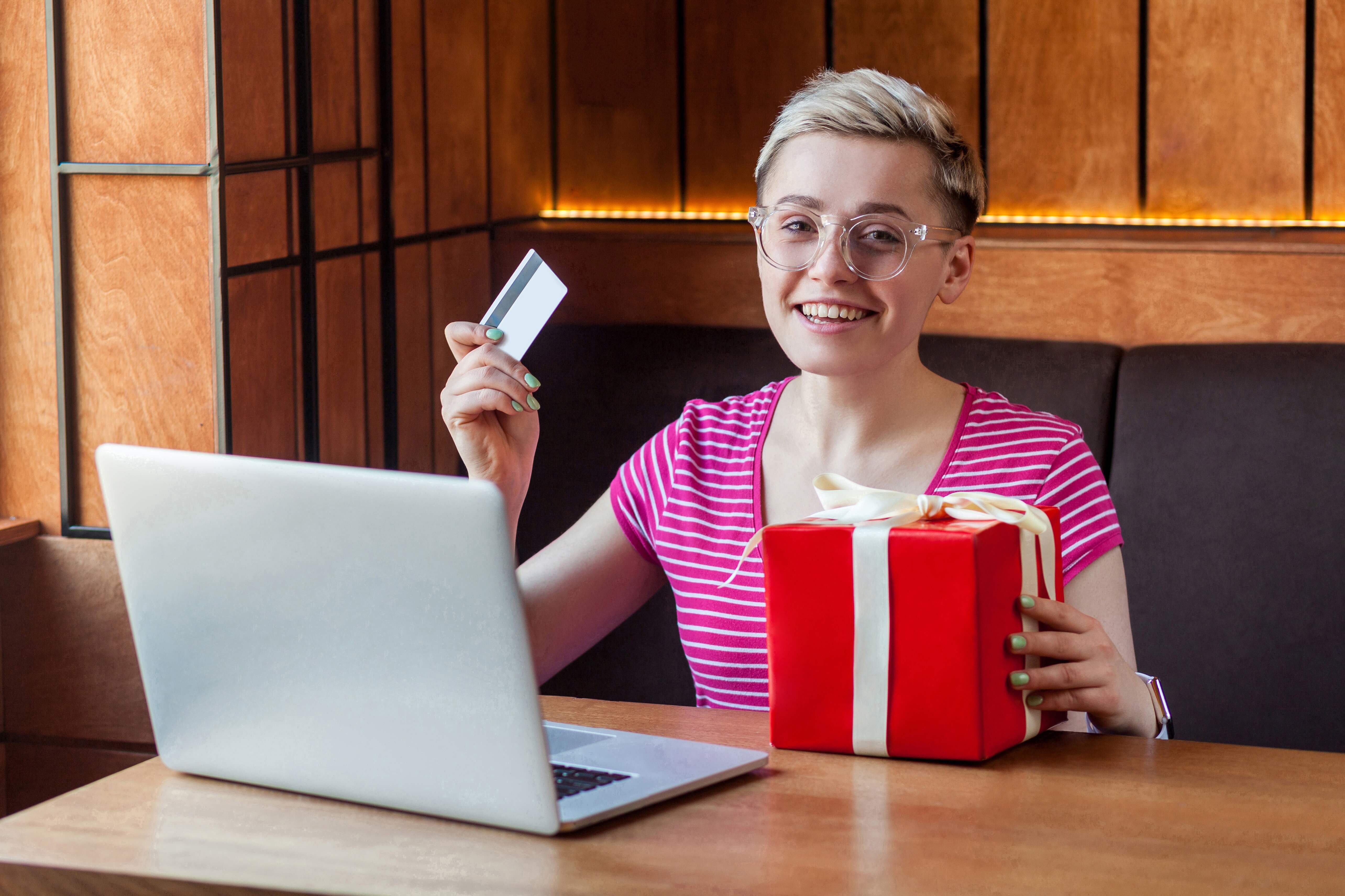 Credit cards offering the biggest sign-up rewards point bonuses in August 2024