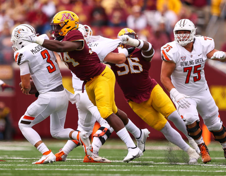 Minnesota DE Austin Booker becomes fifth Gopher to enter transfer ...