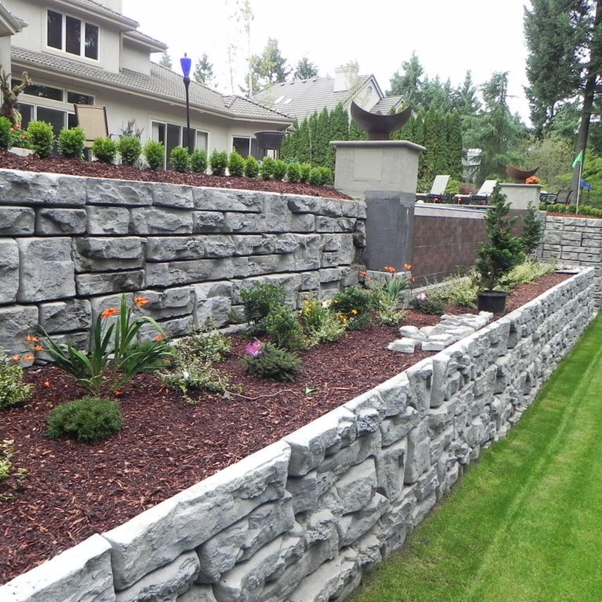 How To Build A Dry-Stack Stone Retaining Wall The Right Way - Dengarden